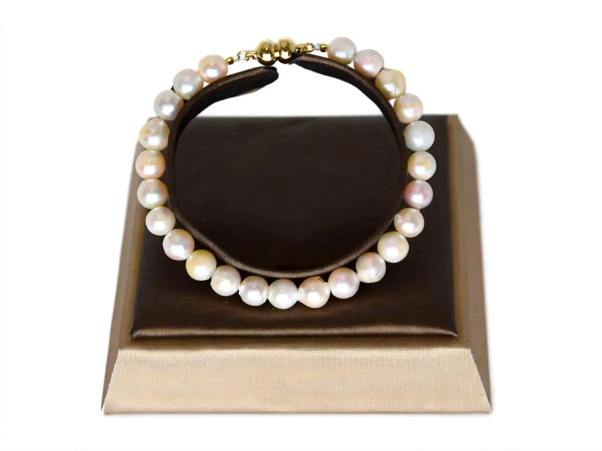 Сувдан бугуйвч